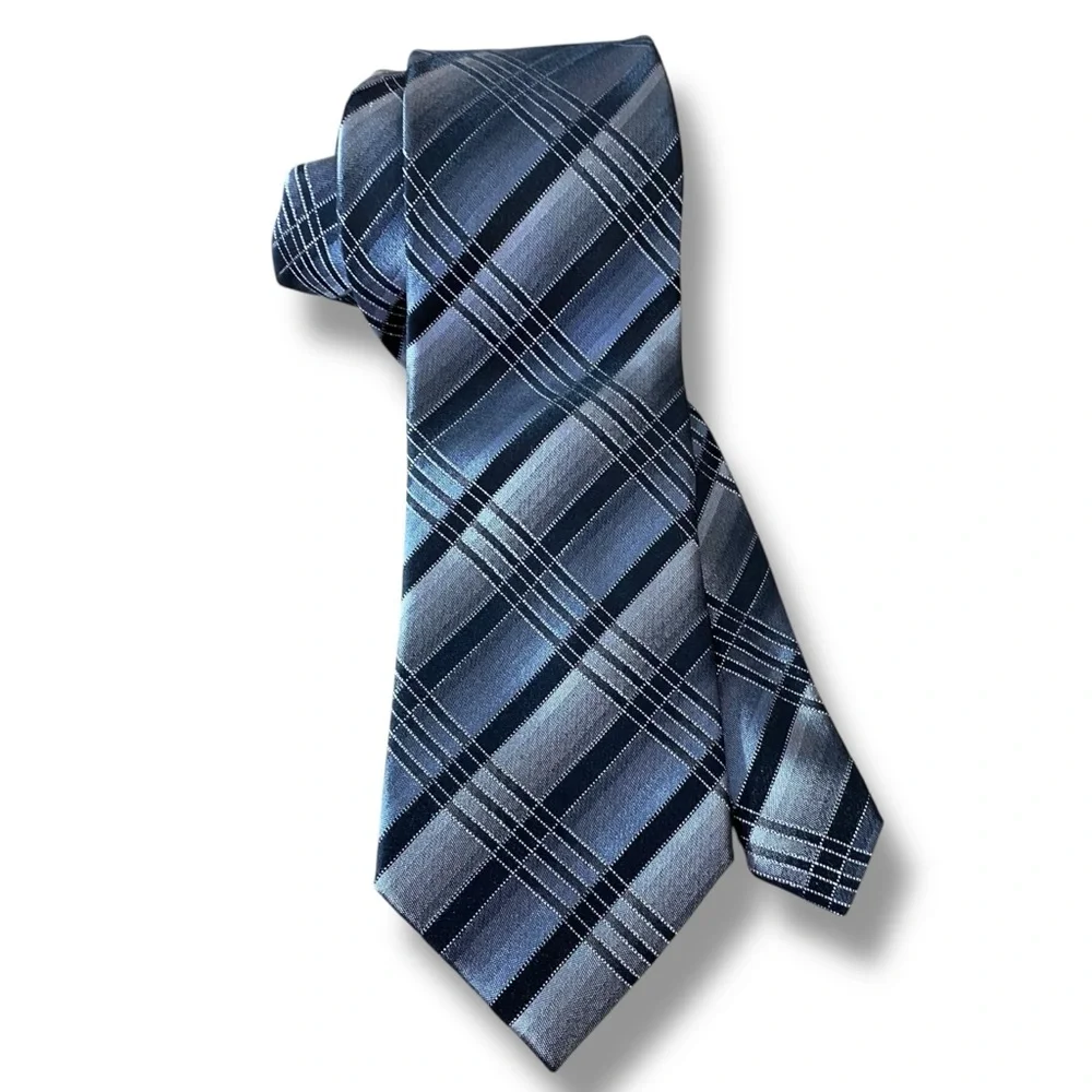 Classic Blue Plaid Men's Tie - Stylish Professional Look